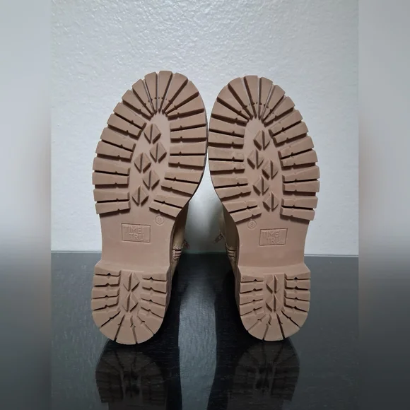 Time and Tru Women's Lug Chelsea Tan Brown Beige Memory Foam BOOT - Picture 6 of 6